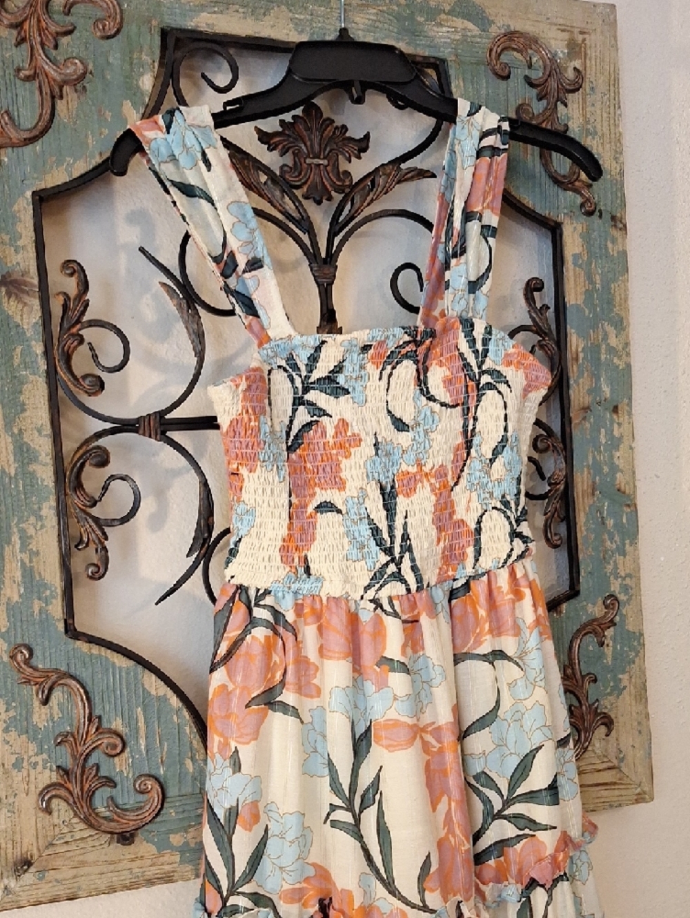 Smocked Floral Maxi Dress in Cream with Peach & Light Blue. NWOT Size Small - Picture 5 of 10